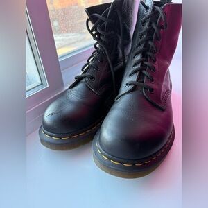Dr. Martens black leather boots 1460 Pascal Ladies 8
